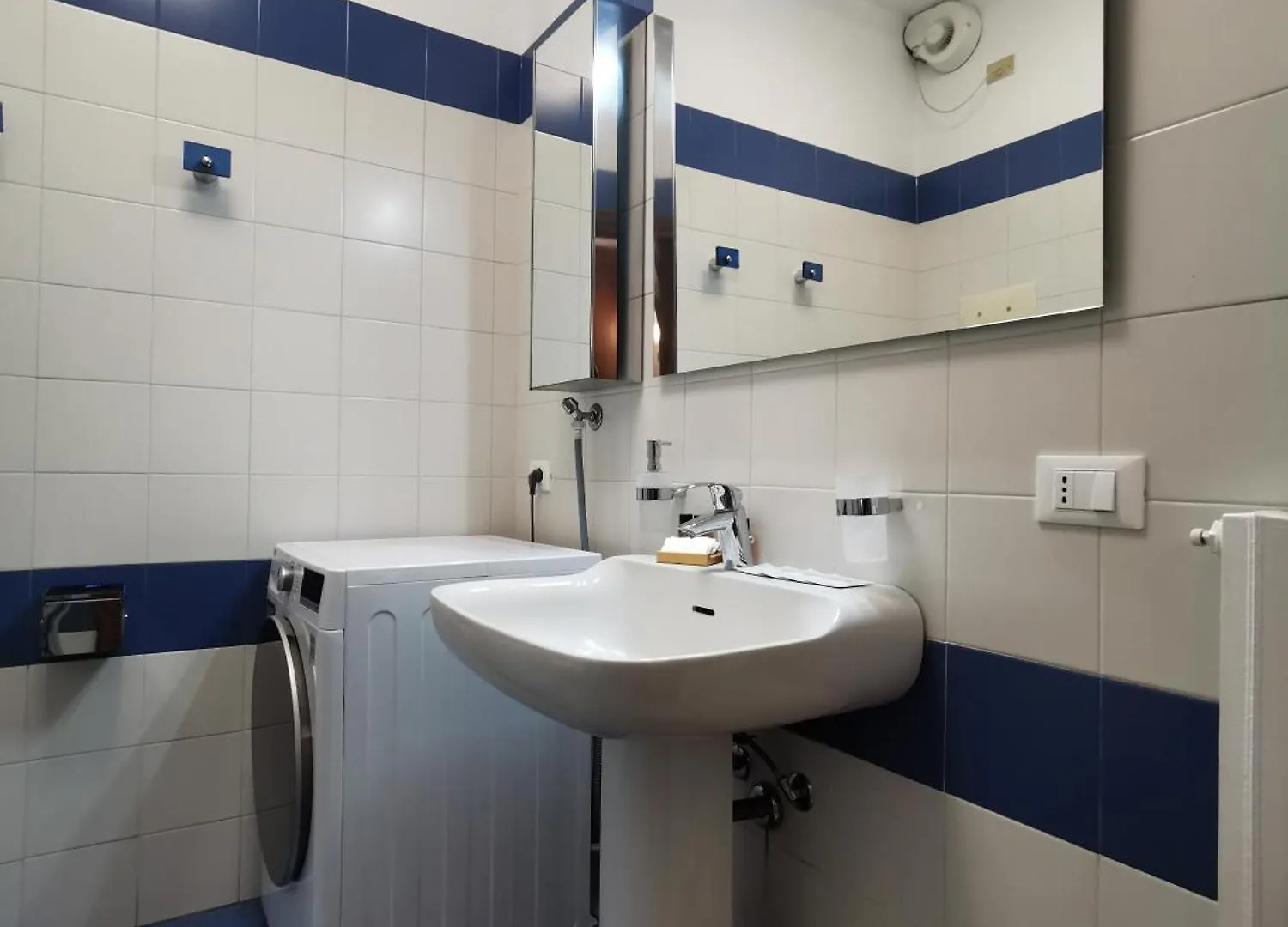 Large And Bright Apartment With Canal View ヴェネツィア