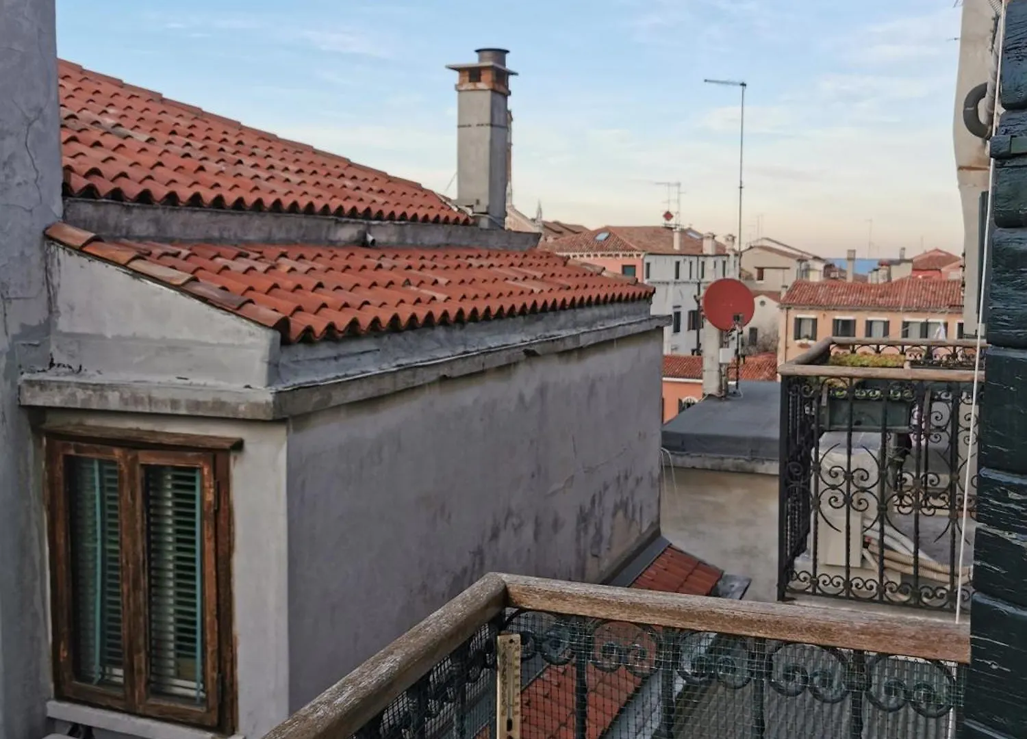 Large And Bright Apartment With Canal View ヴェネツィア イタリア